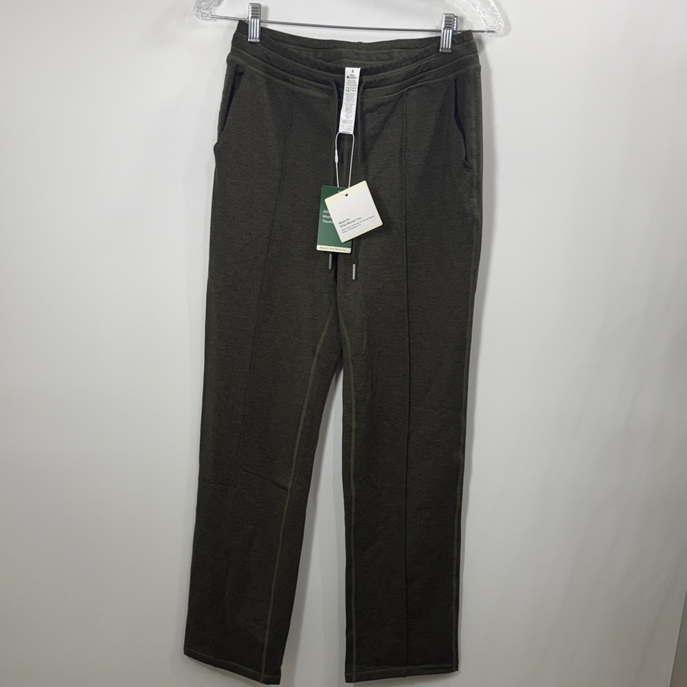HALARA Green Athletic Drawstring Straight Leg pants size small.NWT.